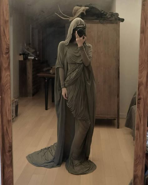 Dystopian Fashion, February 15, Niqab, Mode Inspo, Fantasy Fashion, Look At You, Costume Design, Couture Fashion, Look Fashion