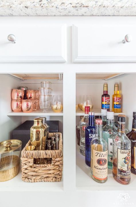 Bar Top Organization Ideas, Small Space Liquor Storage, Kitchen Cabinets Bar Area, Bar Cabinet Organization Ideas, Liquor Organization Ideas, Liquor Cabinet Organization, Alcohol Organization Ideas, Liquor Organization, Liquor Storage Ideas