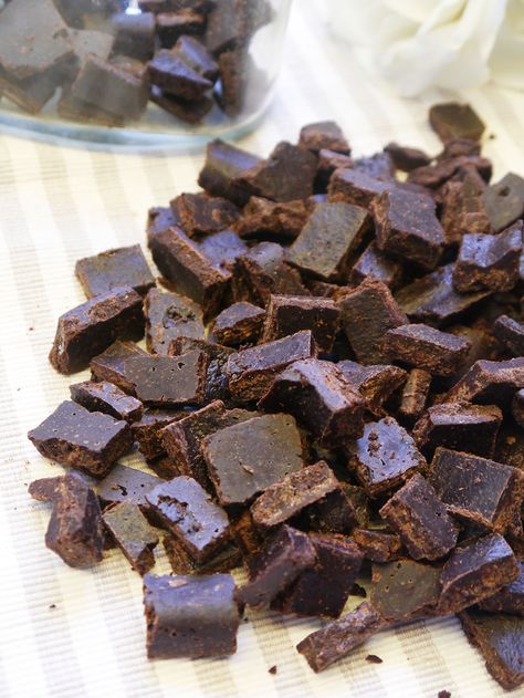 Carob Chips Recipes, Carob Powder Recipes Desserts, Vegan Carob Brownies, Daniel Fasting, Carob Recipes, Aip Sweets, Carob Chocolate, Paleo Candy, Snack Bar Recipes