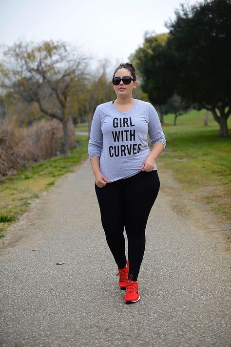 Top: Girl With Curves | Sweatshirt: Girl With Curves | Sports Bra: Victoria’s Secret, old (similar here) | Pants: Champion, Target | Shoes: Nike Free 5.0+ Plus Size Street Style, Look Legging, Look Adidas, Look Plus Size, Plus Size Workout, Yoga Outfit, Outfit Yoga, Dresses Simple, Plus Size Beauty