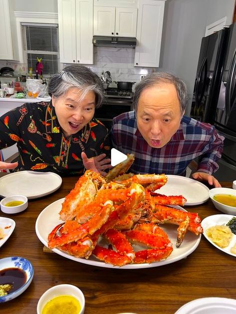 Crazy Korean Cooking on Instagram: "Mom's birthday dinner part 1. Guess who was happier than mom. #kingcrab #crab #mukbang #foodreview #foodcritic #foodie #kdrama" Crazy Korean Cooking, Mukbang Korean, Mukbang Food, Korean Cooking, Food Critic, Mom's Birthday, King Crab, Man And Wife, Birthday Dinner