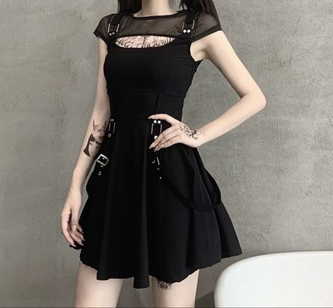 Grunge Dress Formal, Black Aesthetic Dress, Alt Dresses, Hoco Outfits, Grunge Dresses, Women Grunge, Preppy Aesthetic Outfits, Goth Club, Out Aesthetic