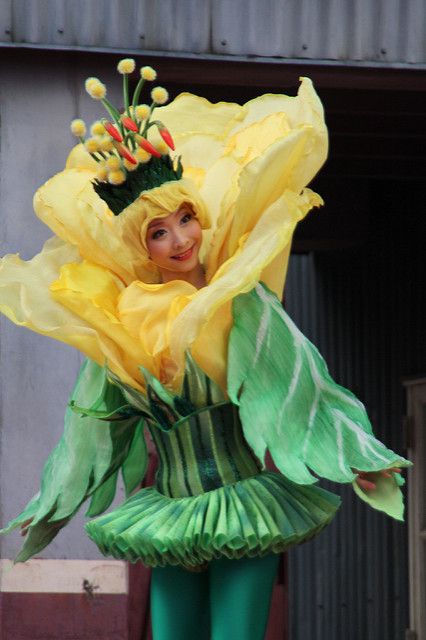 IMG_6167 | Ellie | Flickr Flower Costumes, Disney Parade, Куклы American Girl, Flower Costume, Diy Kostüm, Wonderland Costumes, Fairy Clothes, Creative Costumes, Theatre Costumes