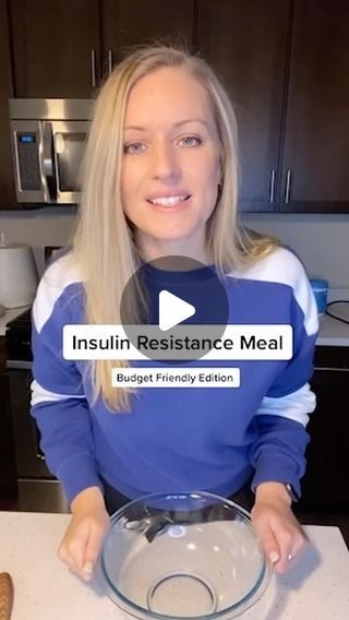 Emily Cornelius Dietitian ▫️ Insulin Resistance Weight Loss on Instagram: "✨SAVE, SHARE, and USE this Easy Budget Friendly Insulin Resistance Lunch Idea ⬇️

Serves 2
1 can Tuna (drained) or Salmon 1 cup Cherry Tomatoes (halved) 1/2 cup Pitted Kalamata Olives (halved) 1/4 cup Red Onion (sliced) 1 cup Cannellini Beans (drained and rinsed) 
3 tbsps Extra Virgin Olive Oil 1 tbsp Lemon Juice 3 tbsps Parsley (finely chopped) Sea Salt & Black Pepper (to taste) 

Nutrition: Calories: 448, Fat 22g, Carb 34g, Fiber 12g, Protein 26g 

Want 83 of my best recipes for insulin resistance that have helped 100’s of my clients lose weight? Comment “83” and I’ll send you more info! 

#insulinresistance #balancedbloodsugar #glucose #dietitian #easymeal #viral #simplemeals #easyrecipes #weightloss" Insulin Resistant Diet Plan, Breakfast For Insulin Resistance, Insulin Resistance Lunch, Recipes For Insulin Resistance, Insulin Resistance Diet Food Lists, Insulin Resistance Diet Plan, Insulin Resistance Recipes, Insulin Resistance Diet Recipes, Can Tuna