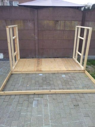 Pallets Playhouse : 15 Steps (with Pictures) - Instructables Pallets Playhouse, Pallet Work Bench, Simple Playhouse, Diy Playhouse Plans, Diy Barn Door Plans, Playhouse Diy, Pallet Playhouse, Playhouse Plans, Diy Playhouse