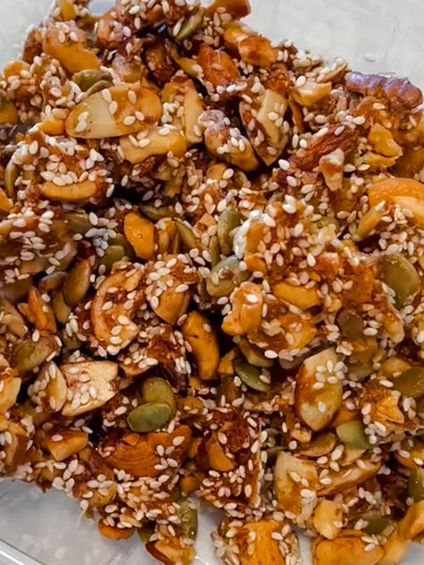 No-Oat Granola No Oat Granola, Oat Granola Recipe, Gf Snacks, Granola Recipe Healthy, Baked By Melissa, Easy Granola, Nut Granola, Brunch Bread, Dessert Cookbooks