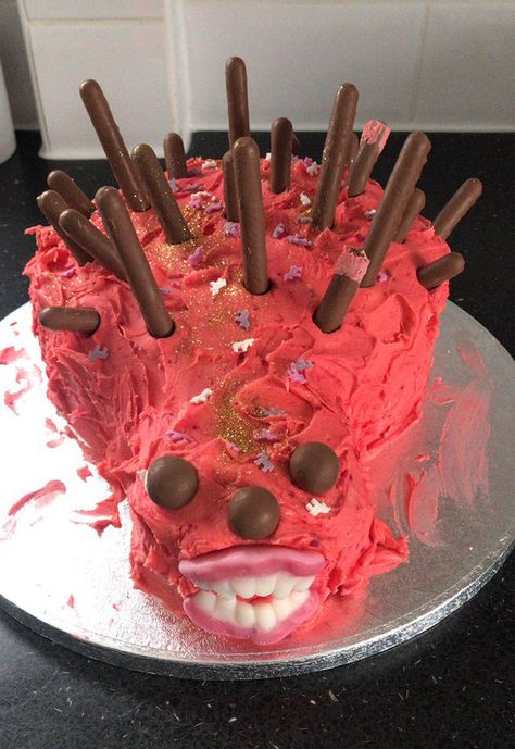 Hilariously Terrible Hedgehog Cake Fails Bad Birthday Cakes, Bad Birthday, Bad Cakes, Ugly Cakes, Hedgehog Cake, Cake Fails, Nursing Cake, Cake Stock, Woodland Cake