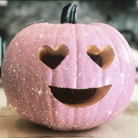 Halloween Party Girls, Painted Pumpkin Ideas, Pink Autumn, Halloween Pink, Halloween Pumpkins Painted, Halloween Pumpkin Designs, Pink Fall, Pumpkin Painting Ideas, Painted Pumpkin