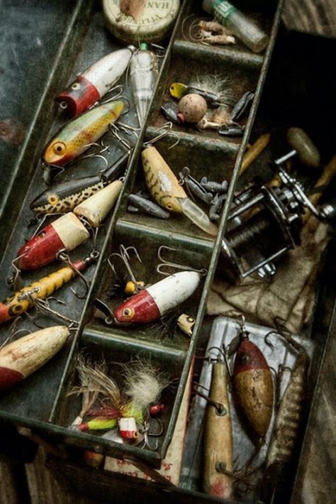 Old Fishing Lures, Antique Fishing Lures, Vintage Fishing Lures, Tackle Box, Gone Fishing, Fish Camp, Vintage Fishing, Going Fishing, Camping Survival