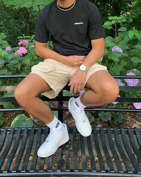 Guy Outfit Shorts, Guy Shorts Aesthetic, Guy Outfit Inspo Summer, Men Style 2023 Summer, Summer Streetwear Men 2023, Mens Shorts Outfits Summer Street Styles, Teenage Men Outfits, Teenage Guys Outfits, Mens Shorts Aesthetic