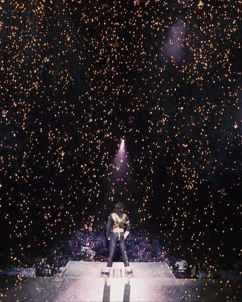 Michael Jackson Live, Concert Crowd, Mike Jackson, Michael Jackson Dangerous, Michael Jackson Wallpaper, Joseph Jackson, Tokyo Dome, Michael Jackson Pics, Photo Frame Gallery