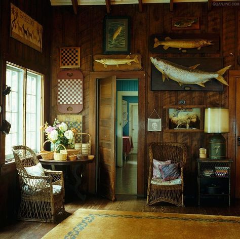 Log Cabin Interior, Fishing Cabin, Vintage Cabin, Cabin Interiors, Cabin Living, Lake Cottage, Cottage Interiors, Cabin Style, Summer Home