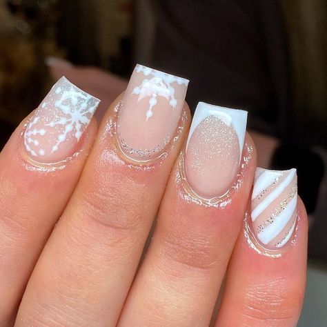 Winter Acrylic Nail Designs Short, White Christmas Nails Square Short, Almond Xmas Nails Designs, Christmas Nail Ideas Snowflakes, Nails Christmas Designs Short, Almond Christmas Nails Short, Very Short Winter Nails, Cute Nails For January 2024, Winter Wonderland Nails Short