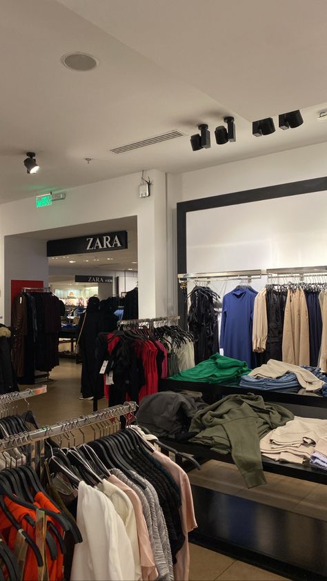 H&m Parcel Snapchat Story, Zara Snap, Shopping Mall Snapchat Story, Zudio Shopping Snap, Mall Snapchat Story India, Shoping Mall Fake Snap, Shopping Snap, H&m Shopping Bag Snapchat, Shopping Snap Story