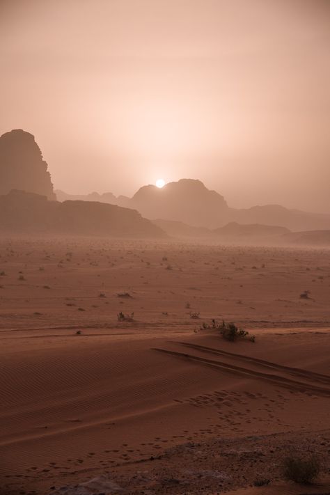 Desert Tent Aesthetic, Hot Desert Aesthetic, Desert Dark Aesthetic, Jordan Desert Aesthetic, Night In The Desert, Dystopian Desert Aesthetic, Desert Astethic, Scary Desert, Red Desert Aesthetic