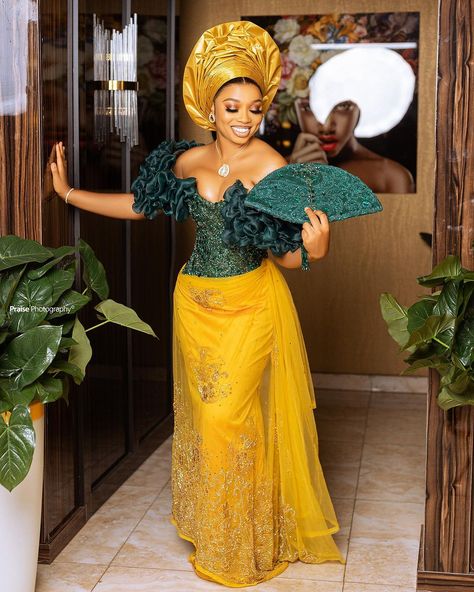 Traditional Couple, Igbo Traditional Wedding, Aso Ebi Style, Traditional Attires, Lace Gown Styles, Gown Styles, Asoebi Styles, Colour Combo, Wedding Look