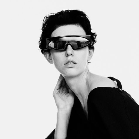 HERVIA on Instagram: “Inject some retro-futuristic flair into your outfit with the Gene sunglasses from the latest @rickowensonline collection - available online…” Futuristic Sunglasses Outfit, Futuristic Fashion Glasses, Futuristic Sunglasses Fashion, Futuristic Black Cat Eye Sunglasses, Retro Futuristic, Rick Owens, Black Silver, Sunglasses Accessories, Product Description