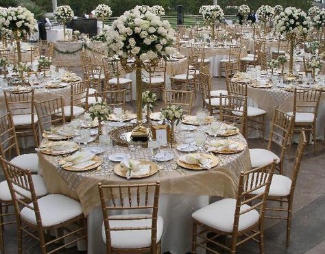 Perfect 72 inch round table for wedding reception Gold Wedding Theme, Wedding Help, Tables And Chairs, Table Set Up, Champagne Wedding, Salou, Ivory Wedding, Trendy Wedding, Wedding Themes