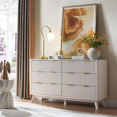 Bedroom chest of drawers styling