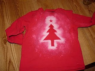 Quick & Easy Shirt: Would make something other than an xmas motif! Diy Christmas Shirts For Kids, Xmas Shirt Ideas, Holiday Shirt Ideas, Christmas Tie Dye, Diy Christmas Shirts, Christmas Shirts For Kids, Christmas Tee Shirts, Diy Clothes Design, Kid Clothes