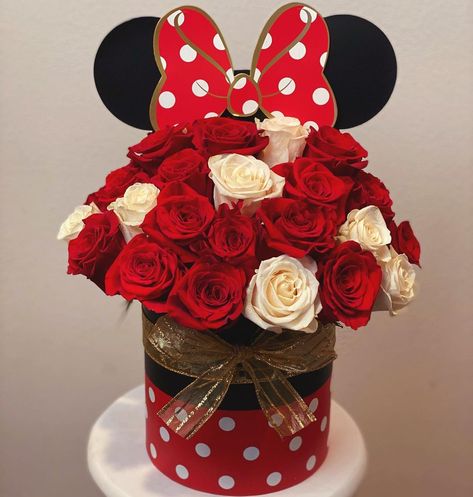 Minnie Mouse Basket Ideas, Mickey Mouse Flower Arrangement, Minnie Mouse Flower Bouquet, Mickey Mouse Flower Bouquet, Mickey Mouse Bouquet, Disney Bouquet, Minnie Valentines, Minnie Mouse Ribbon, Valentines Bouquet