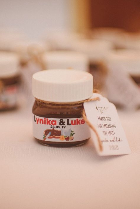 Personalised miniature jar of Nutella for wedding guests | Matt Penberthy Photography | <a href="https://www.rockmywedding.co.uk/lake-como-wedding" target="_blank" rel="noopener">See more of this real wedding</a> Nutella Wedding Favors, Sage Wedding Favors, Wedding Momento Ideas, Affordable Wedding Favors, Wedding Giveaways Ideas For Guests, Nutella Favors, Engagement Favours, Wedding Favours Unique, Wedding Giveaways Ideas