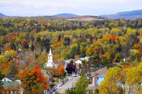 Rangeley Maine, Lakeside Cabin, New England States, Maine Travel, Treasure Hunter, Back Road, Local Travel, Incredible Places, Beautiful Lakes