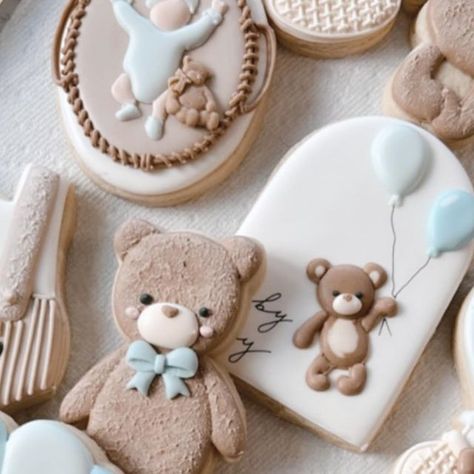 Ingrid vitale on Instagram: "Teddy bear baby shower cookies  Thank you to @hanamade.cookies for her baby transfers.  #babyboy #teddybear #teddybearbabyshower #teddybearcookies #babyshowercookies #ocmoms #southoc #ocbaker #socal#southocmoms #cookiesoftheday #cookiesofinstagram" Teddy Bear Baby Shower Cookies, Teddy Cookies, Bear Baby Shower Cookies, Teddy Cookie, Teddy Bear Cookies, Pastry Design, Teddy Bear Theme, Baby Shower Treats, Bear Cookies