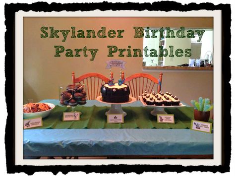 Some of the Best Things in Life are Mistakes: Skylander Birthday Party with Free Printables Level Up Birthday Party, Skylanders Cake, Skylanders Birthday Party, Sky Landers, Skylanders Birthday, Skylanders Superchargers, Skylanders Party, Slumber Party Games, Ninja Turtle Birthday