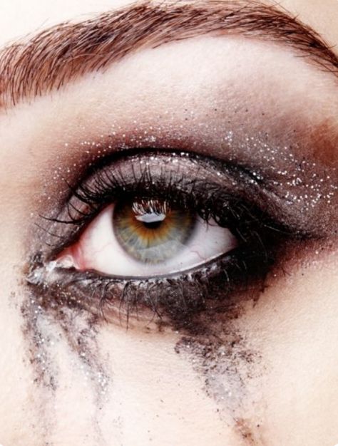 Smeared Makeup Photography, Smeared Makeup Look, Runny Mascara Makeup, Tear Make Up Eyes, Smeared Mascara Aesthetic, Smudged Makeup Look, Smeared Lipstick Aesthetic, Smeared Makeup Aesthetic, Smudged Makeup Aesthetic