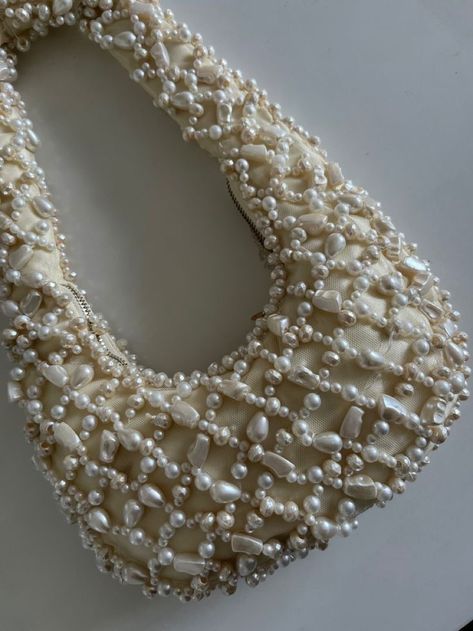 Zara Pearl Bag, Bags For Wedding Outfit, Bag Beads Handbags, Pearl Bag Outfit, Bead Bag Pattern, Diy Pearl Bag, Beaded Bag Pattern, Beaded Bags Pattern, Beads Bags Handmade