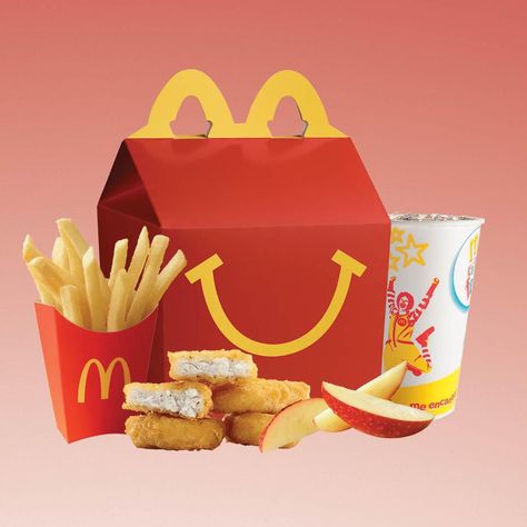 Happy meal :D Healthy Fast Food Restaurants, Bic Mac, Mcdonalds Food, Mcdonald French Fries, Mcdonalds Chicken, Happy Meal Box, Mcdonald Menu, Chicken Honey, Mcdonalds Gift Card