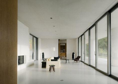 Fayland House by David Chipperfield in Chiltern Hills, United Kingdom, Photo by Simon Menges Chipperfield Interior, David Chipperfield Architecture, Chipperfield Architecture, Snake Ranch, House England, Land House, Studio Medico, Architectural Orders, Brick Columns