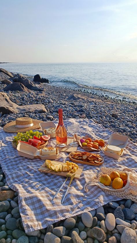 Picnic at the sea Sea Picnic, Picnic Theme, At The Sea, The Sea, Cool Art