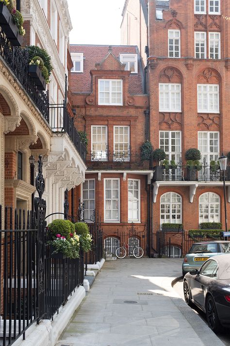 London Flats, London Travel Guide, London Vibes, London Dreams, London Living, Living In London, London Aesthetic, Kensington London, London Flat