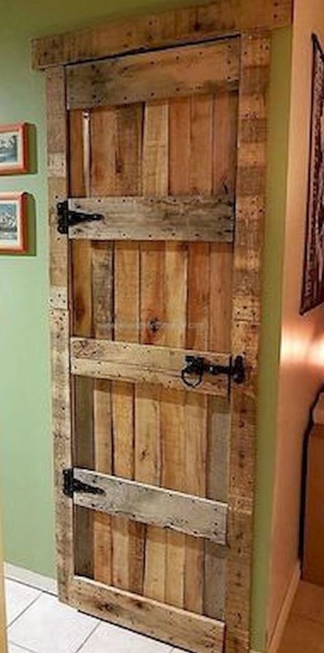 Pallet Door, Pallet Projects Furniture, Wooden Pallet Furniture, Pallet Creations, Wooden Pallet Projects, Recycled Pallets, Diy Holz, Rustic Doors, Wood Pallet Projects