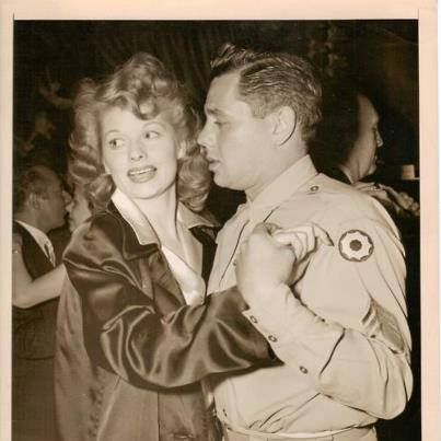 50s Stars, Celebrity Duos, Lucy Ball, Lucille Ball Desi Arnaz, Lucy And Ricky, Desi Arnaz, People Watching, Lucille Ball, Dean Martin