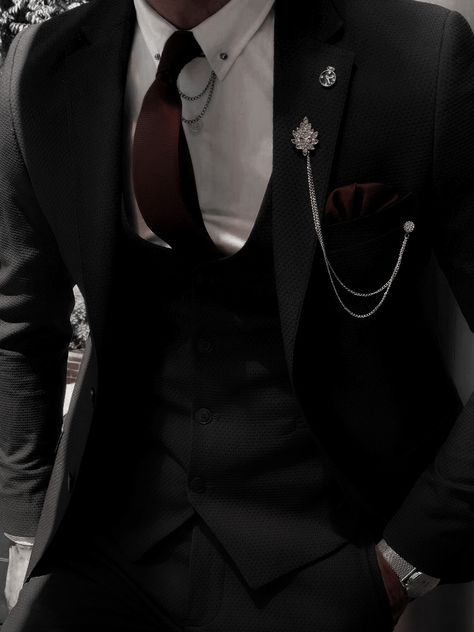 ℎ𝑒𝑎𝑣𝑒𝑛𝑠𝑐𝑥𝑛𝑡 Black Suit Red Tie Aesthetic, Heartless Hunter, Dnd Aesthetic, Royalty Design, Selection Series, Man In A Suit, Gentleman Aesthetic, Character Aesthetics, Fashion Suits For Men