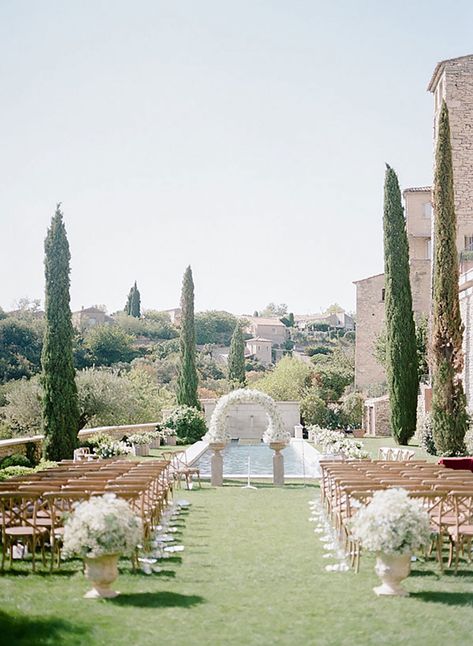 Airelles Gordes, La Bastide Wedding Venue | Photo by Maya Maréchal | #weddingvenue #ceremonydecor #weddingceremonyideas #ceremonyideas #weddingreception #weddingflowers #weddinglighting #weddingreceptionideas Destination Wedding Cost, White Wedding Ceremony, Dream Wedding Venues, Chateau Wedding, Baby Breath, Wooden Chairs, Wedding Venue Inspiration, Wedding Stage Decorations, France Wedding