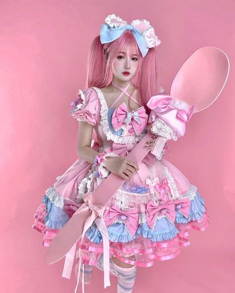 Candy Outfit Ideas, Candy Inspired Outfits, Candy Outfits, Kawaii Clown, Out Of Service, Dress Apron, Candy Dress, Lolita Outfits, Classic Lolita