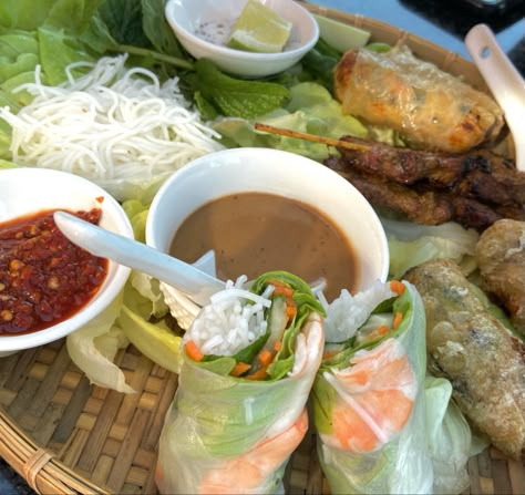 Vietnamese Spring Rolls Aesthetic, Aesthetic Vietnamese Food, Spring Roll Aesthetic, Vietnamese Food Aethstetic, Linh Core, Palace Greenhouse, Spring Rolls Aesthetic, Saigon Aesthetic, Vietnamese Aesthetic