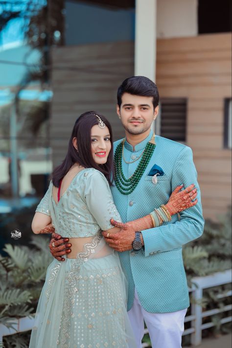 Marriage Anniversary Photoshoot, Beautiful Eyes Pics, Love Couple Images, Anniversary Photoshoot, Marriage Anniversary, Wedding Couple Poses, Couple Photoshoot Poses, Couple Photoshoot, Couple Images