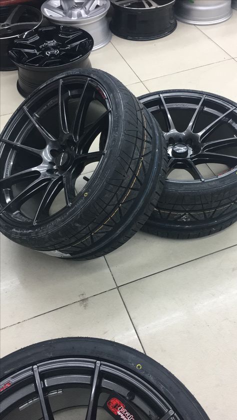 Car Rims Wallpaper, Forgiato Rims, Car Alloy Wheels Design, Racing Rims, Nissan Vans, Black Rhino Wheels Jeep, Summer Swag Outfits, Suzuki Swift Sport, Black And Chrome Rims