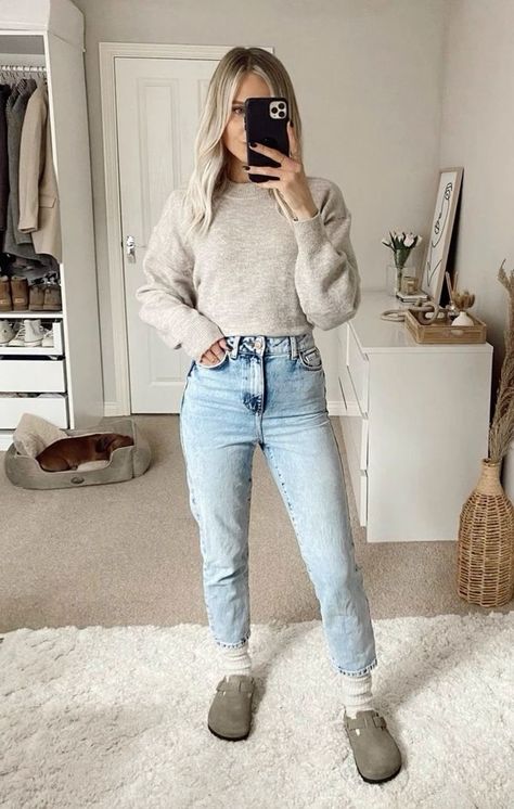 #winter outfits ideas casual# Women’s Causal Outfits Winter, Arizona Womens Fashion, 2024 Fall Photo Outfits, Easy Mom Winter Outfits, Womens Clogs Outfit, Outfits To Go See Christmas Lights, Jeans And Jumper Outfit Casual, Ankle Jeans Winter Outfit, Outfit Inspo Late 20s