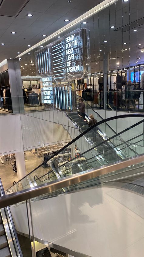 Lakeside Shopping Center, Shopping Centre Aesthetic, Shopping Center Aesthetic, Estelle Core, Mall Aesthetic Shopping, Aesthetic Shopping Pictures, Shopping Mall Aesthetic, Lights Stairs, Mall Aesthetic