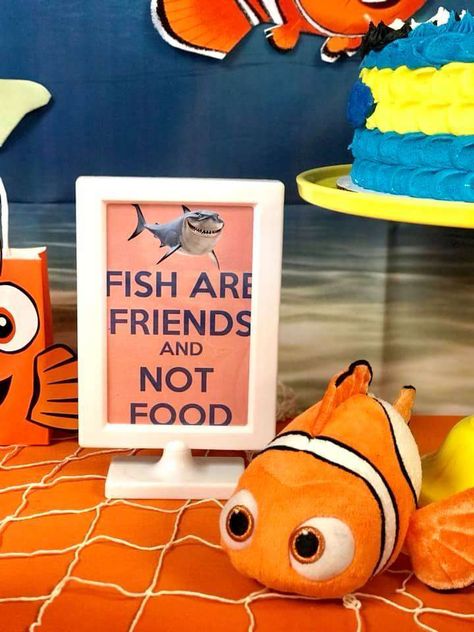 Nemo Birthday Party Decorations Diy, Dory Birthday Party Ideas, Finding Dory Birthday Party, Dory Birthday Party, Finding Nemo Party, Finding Dory Birthday, Pixar Party, Nemo Birthday Party, Finding Nemo Birthday