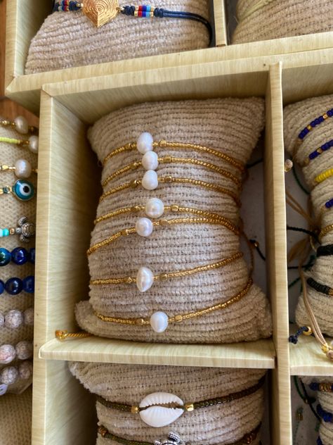 #bali #baliindonesia #market #bracelet #gold #pearl #shells #jewelry #beads #beadbracelet #beach #beachvibes #vacation Vacation Bracelets, Bali Bracelets, Shells Jewelry, Bali Jewelry, Jewellery Marketing, Jewelry Beads, Jewelry Lookbook, Simple Things, Bracelet Gold