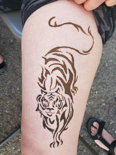 Henna For Boys, Men Henna Tattoo, Cool Henna, Cool Henna Designs, Unique Henna, Cute Henna Tattoos, Jagua Henna, Henna Style Tattoos, Henna Drawings