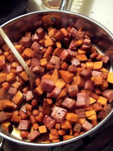 Ham and Sweet Potato Skillet Ham Sweet Potato Casserole, Ham Steak And Sweet Potatoes, Ham And Sweet Potatoes, Sweet Potatoes And Ham, Ham And Sweet Potato Recipes, Butter Peas Recipe, Potatoes And Peas Recipe, Grilled Ham Steaks, Ham And Green Beans