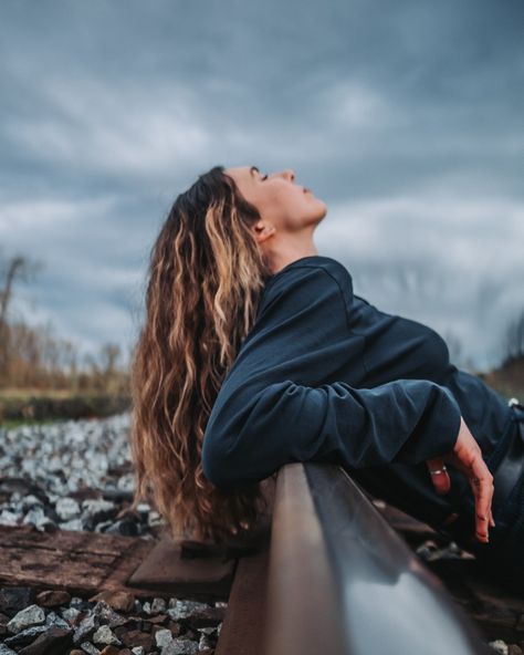 Poses On Railroad Tracks, Railing Photography Poses, Railroad Portrait Photography, Railroad Tracks Senior Pictures, Senior Pictures Train Tracks, Senior Photos Train Tracks, Senior Railroad Pictures, Rail Road Photo Shoot, Senior Picture Ideas Train Tracks